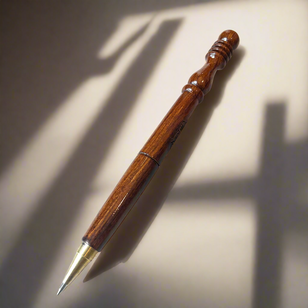 Elegant wood-carved pen with ‘Soothi’ logo engraving – artisanal and sustainable