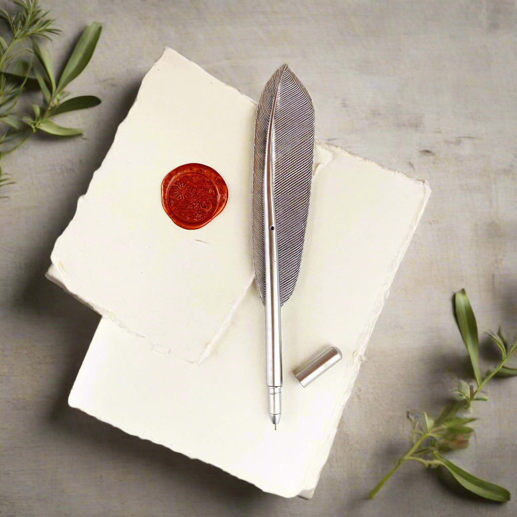 Quill-inspired feather pen – shiny gold and silver finish for poetic writing moments