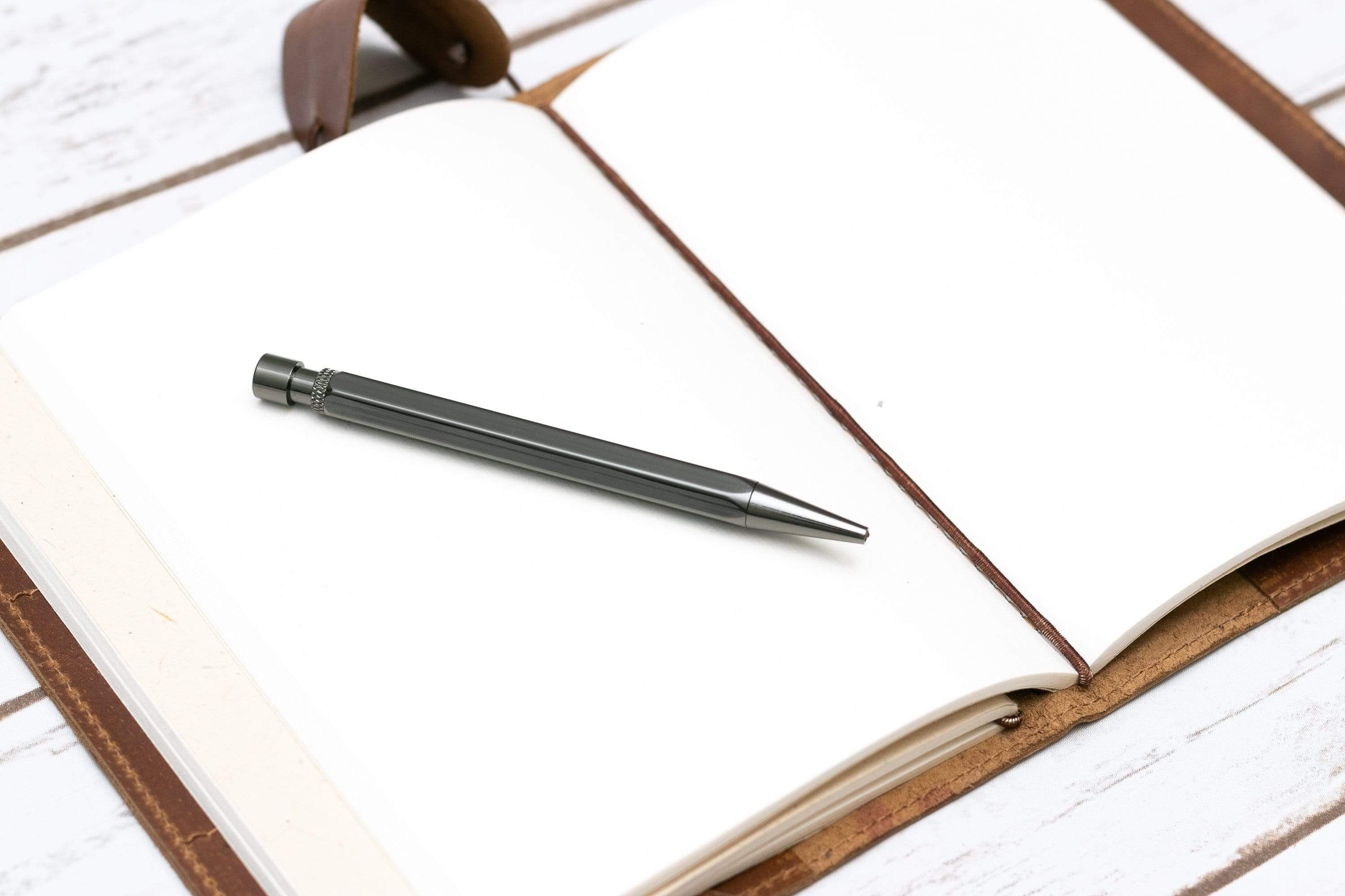 Soothi A5 Refillable Leather Traveler's Journal - Classic Design with Pockets, Pen Slot & Tree-Free Paper