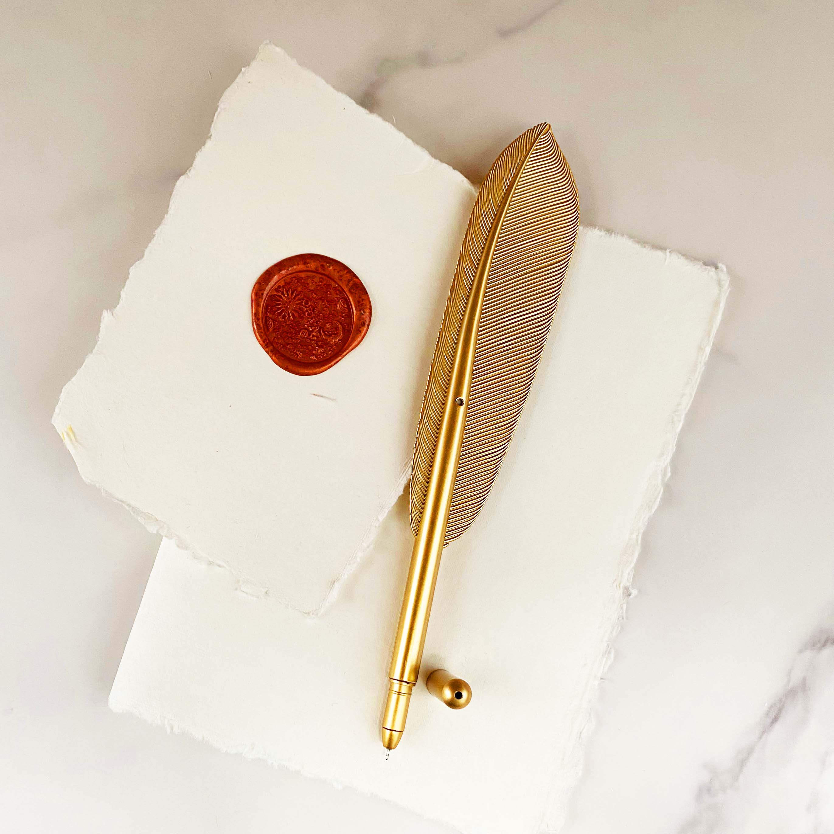 Quill-inspired feather pen – shiny gold and silver finish for poetic writing moments
