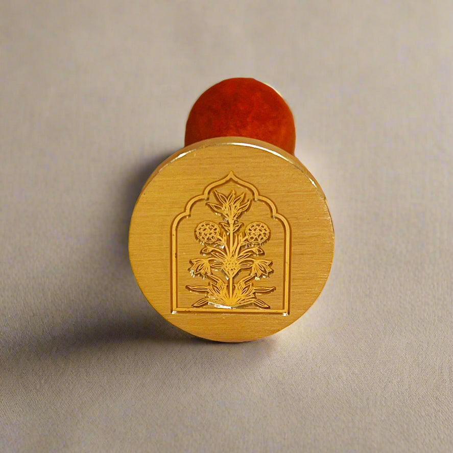 Framed Floral Wax Seal Stamp - Elegant Botanical Design in an Arch