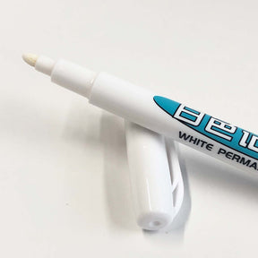 Premium white marker pen – stylish and sustainable office essential