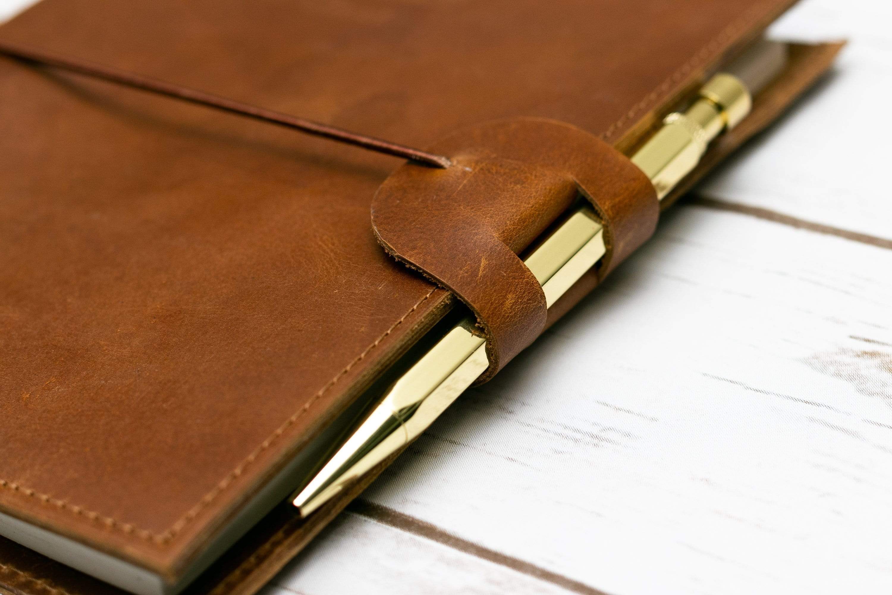 Soothi A5 Refillable Leather Traveler's Journal - Classic Design with Pockets, Pen Slot & Tree-Free Paper